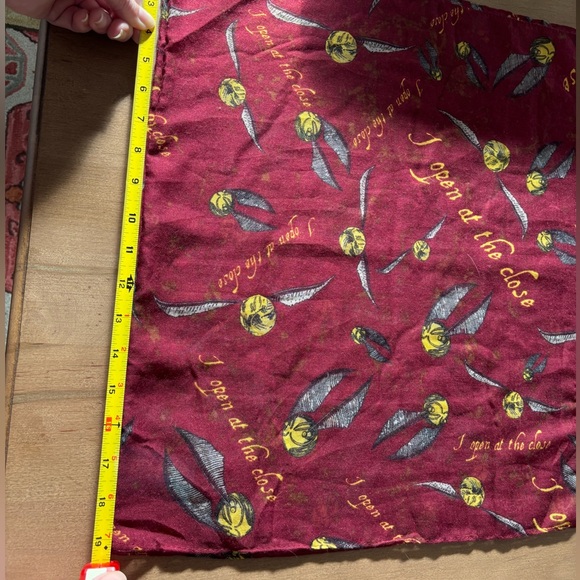 Harry Potter Golden Snitch Infinity Scarf - Picture 6 of 6